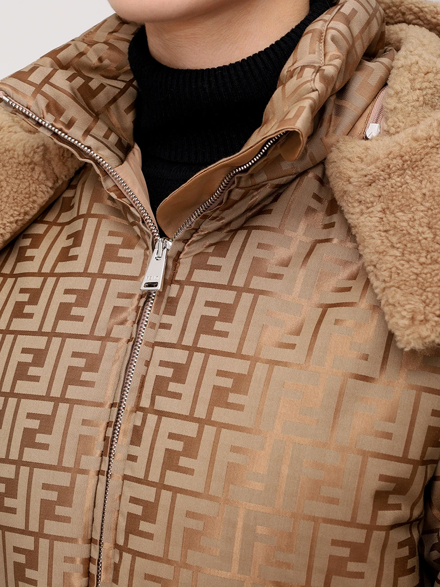 Пуховик с принтом