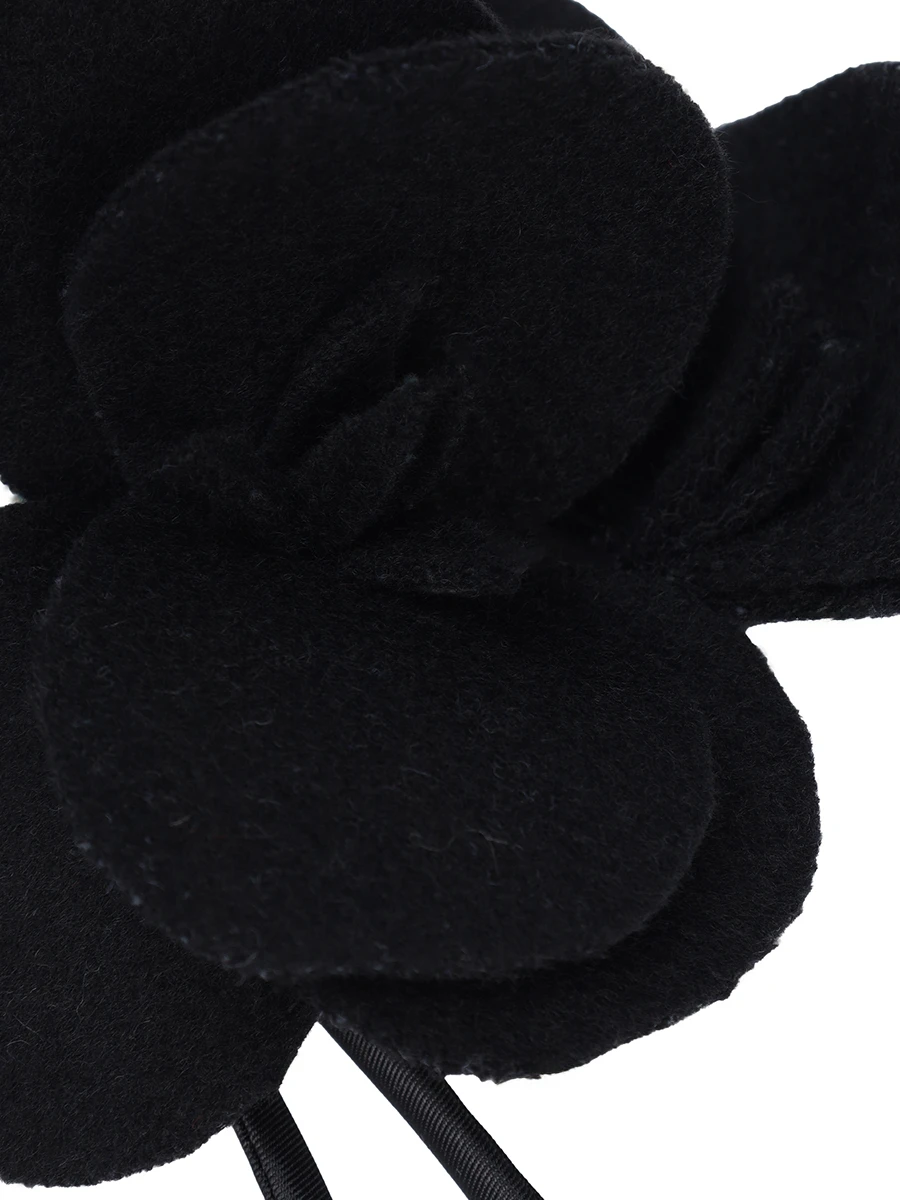 Брошь текстильная