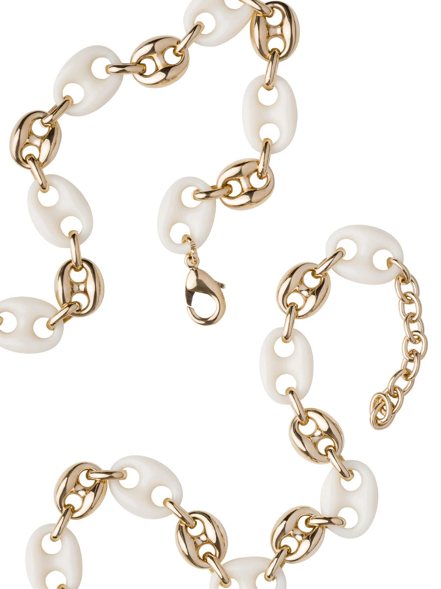 Колье из смолы