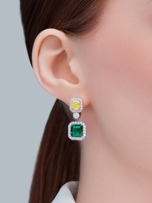 Серьги с изумрудами и  бриллиантами CHAMOVSKIKH JEWELLERY HOUSE