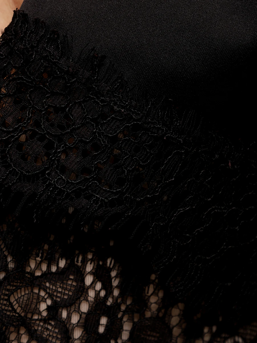 Платье с кружевом