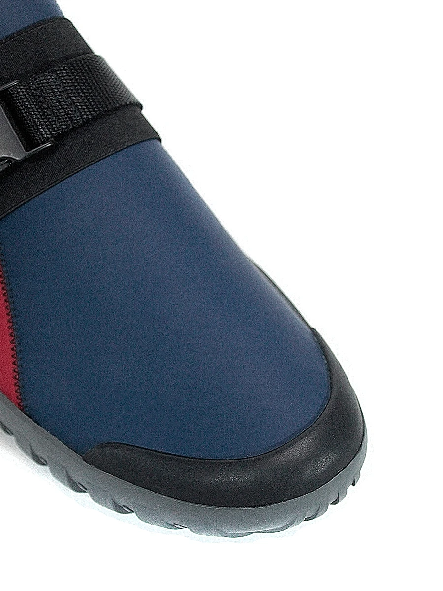 Кроссовки из неопрена