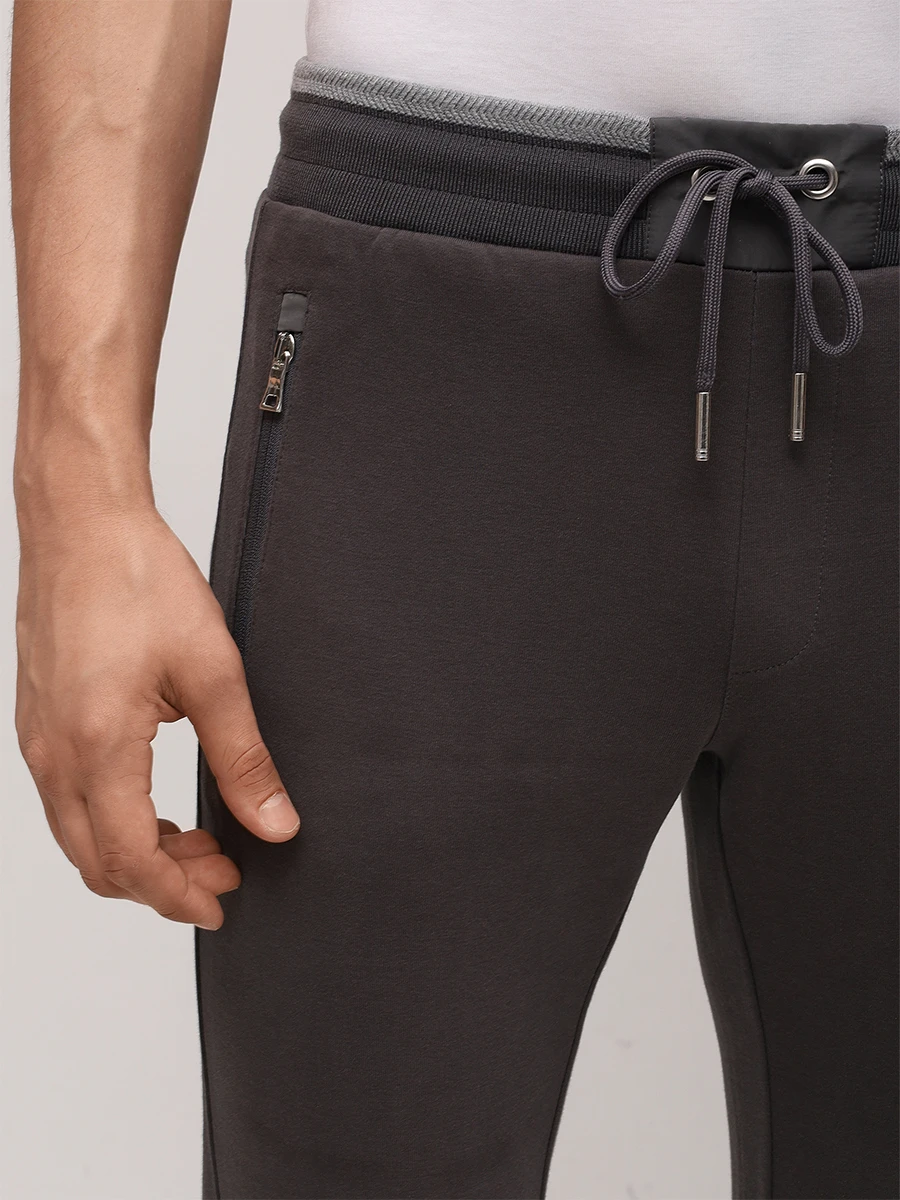 Брюки спортивные