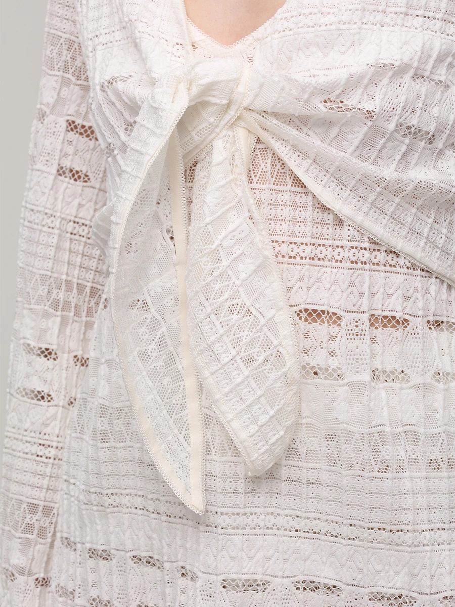 Блуза из гипюра