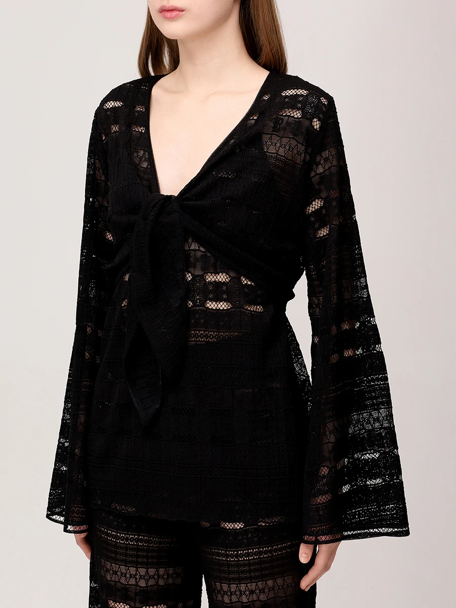 Блуза из гипюра