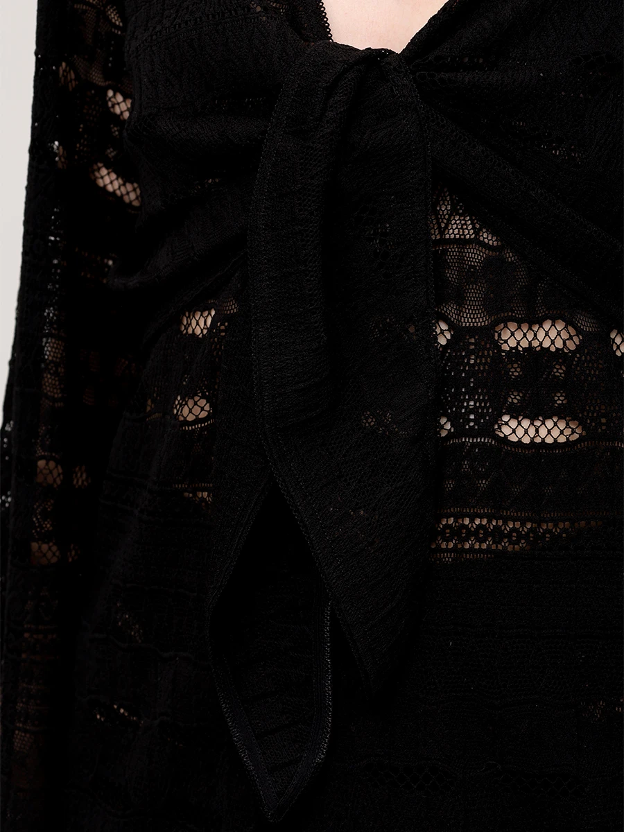 Блуза из гипюра