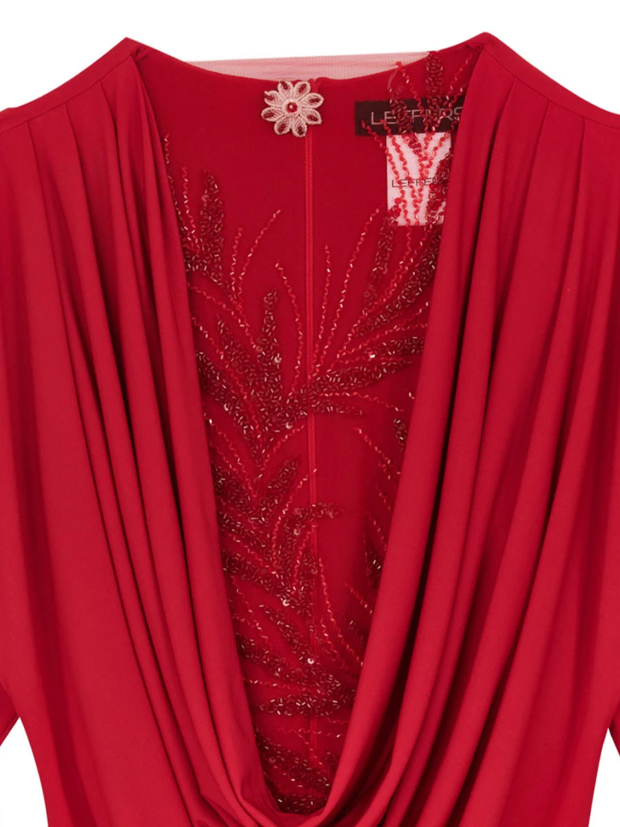 Платье с вышивкой