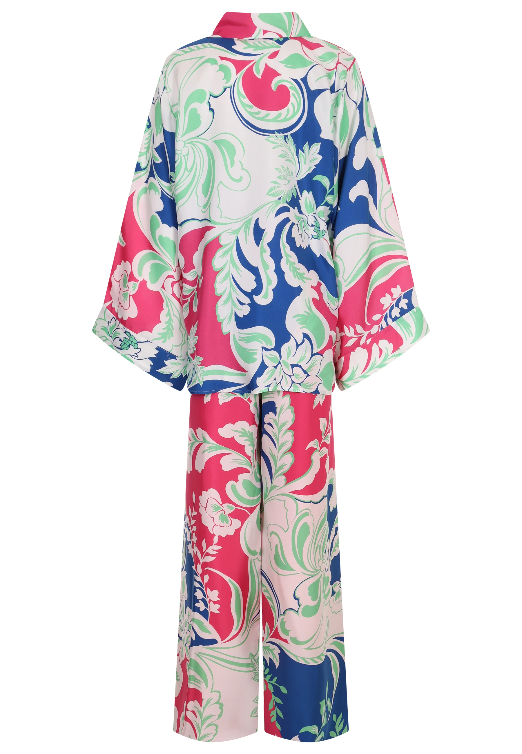 Костюм шелковый