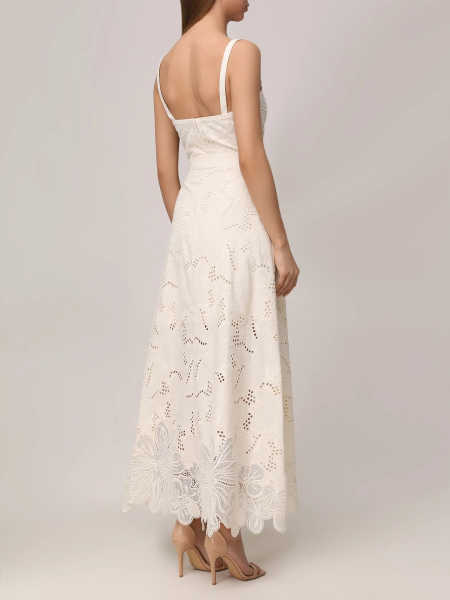 Платье с вышивкой