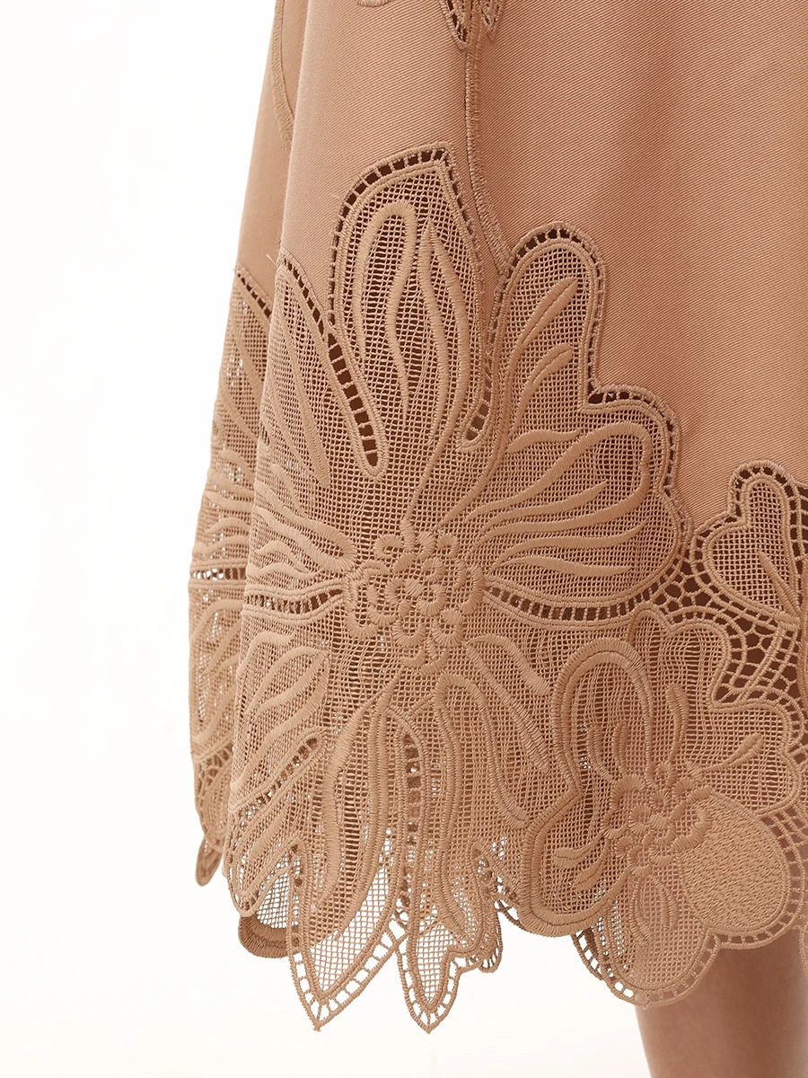 Платье с шитьем