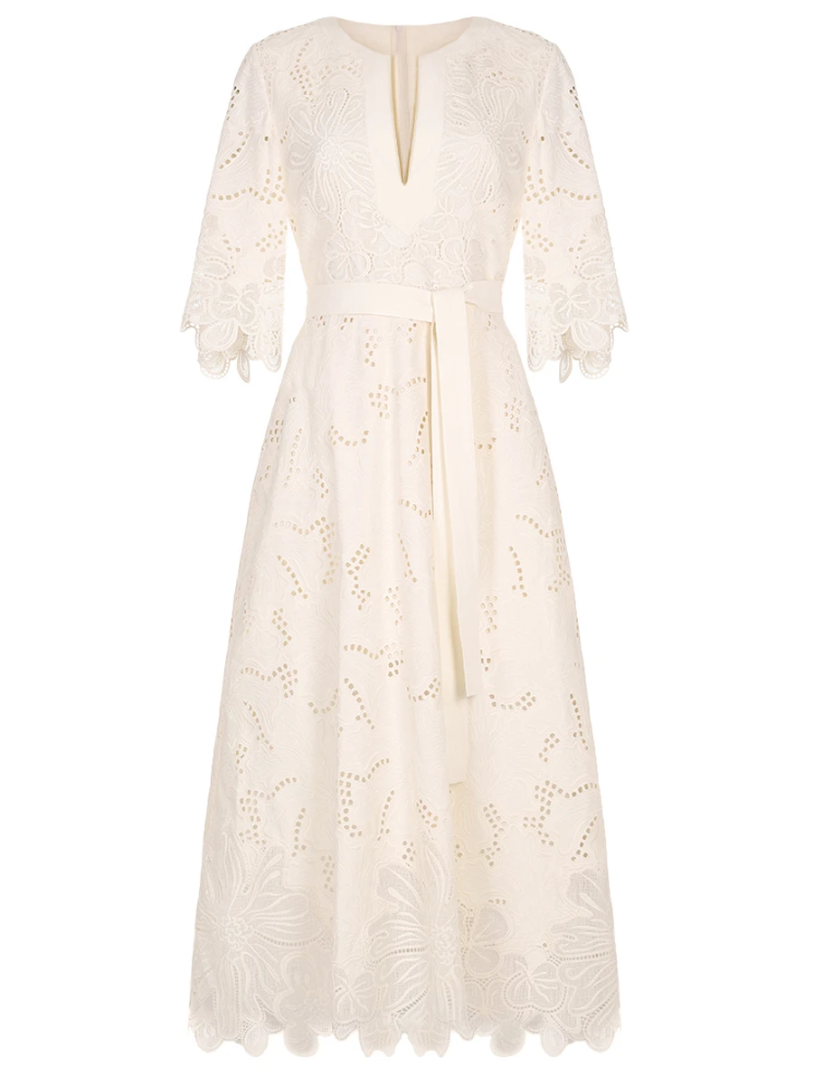 Платье с вышивкой