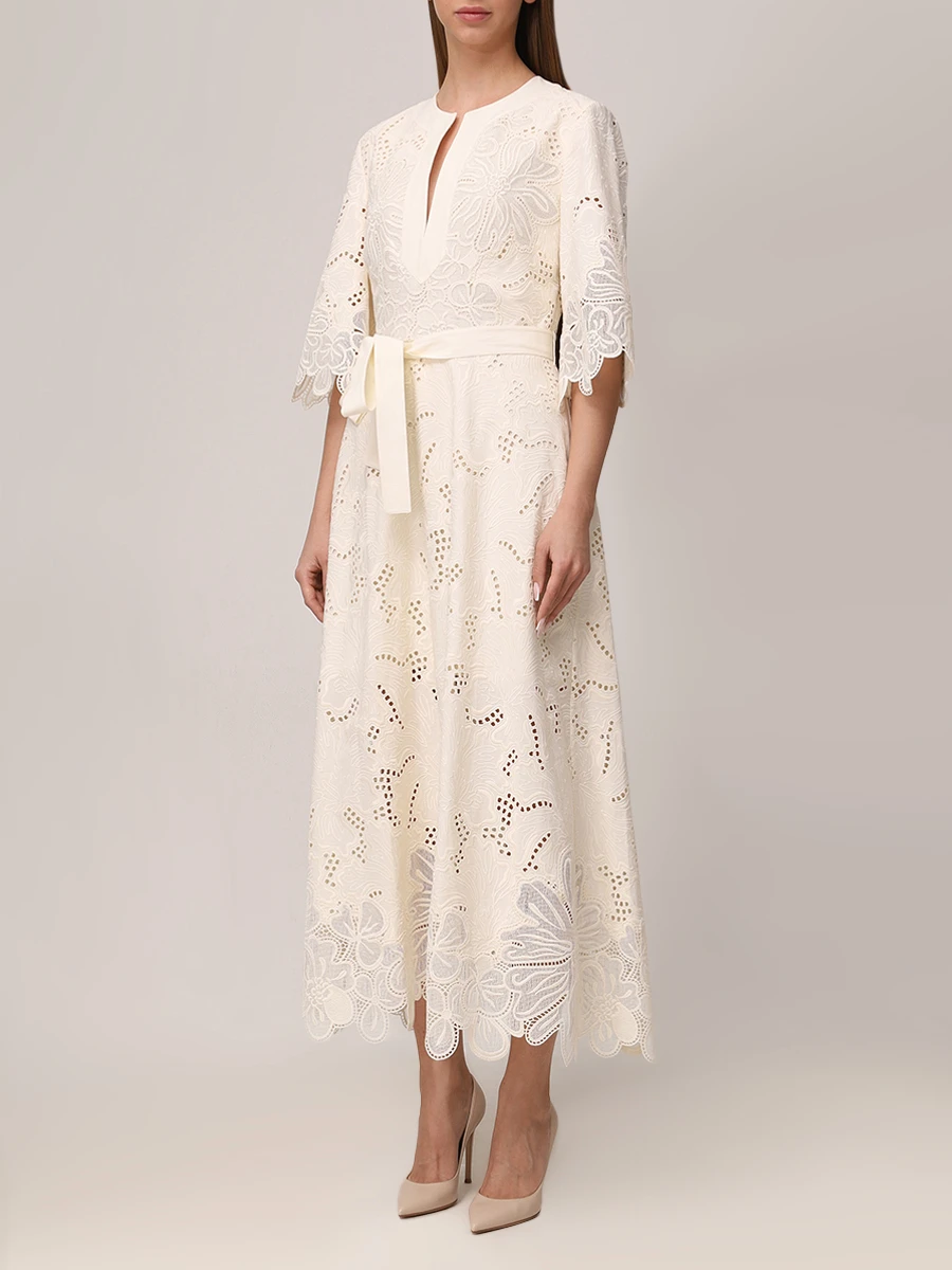 Платье с вышивкой