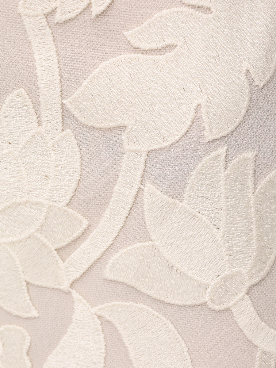 Платье с вышивкой