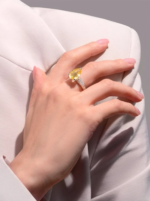 Кольцо с желтым сапфиром и бриллиантами CHAMOVSKIKH JEWELLERY HOUSE