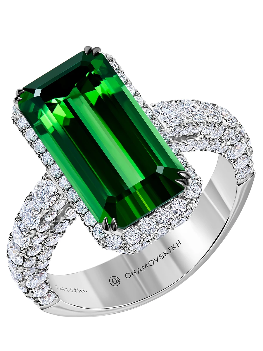 Кольцо с турмалином верделитом и бриллиантами