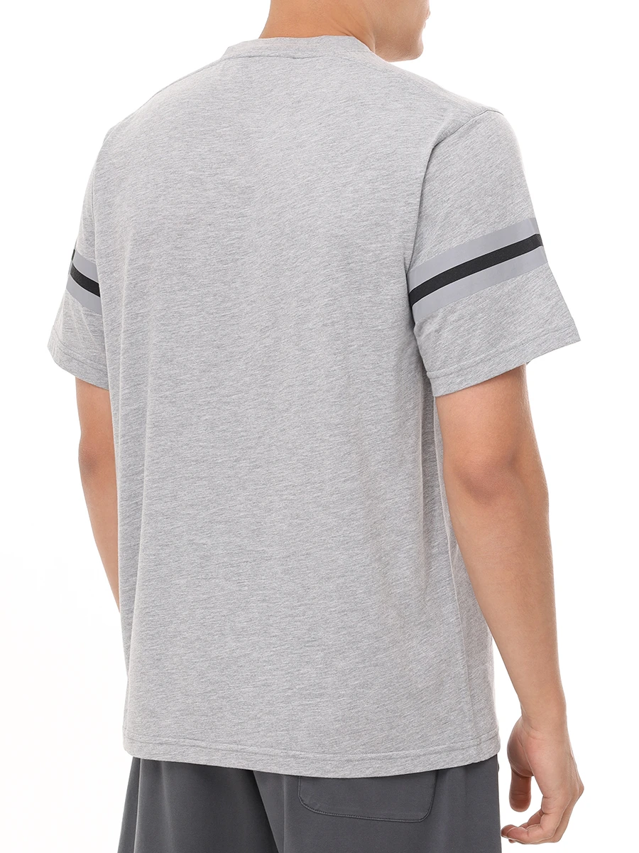 Футболка с логотипом