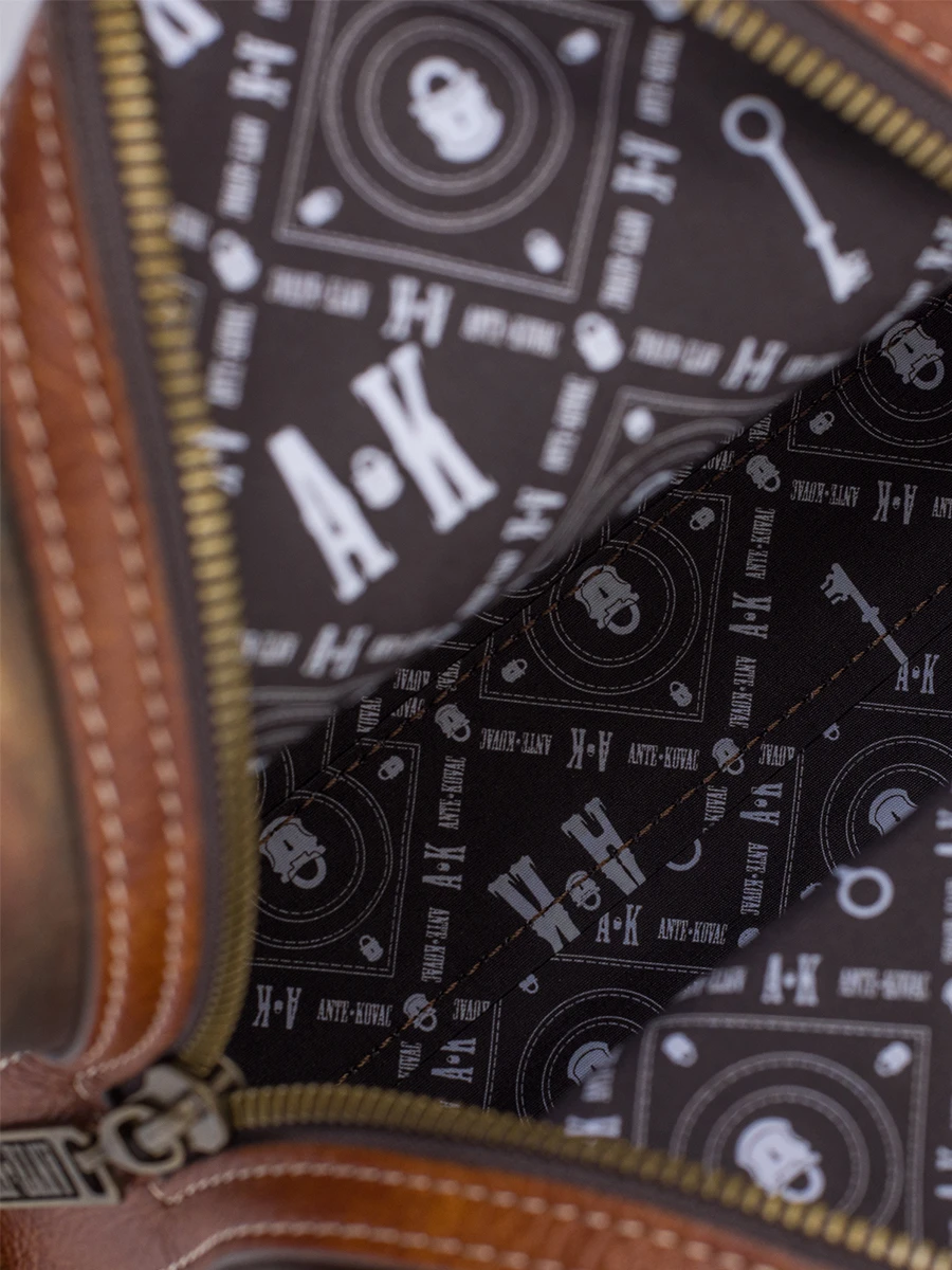 Несессер кожаный "Мужчина в доспехах"