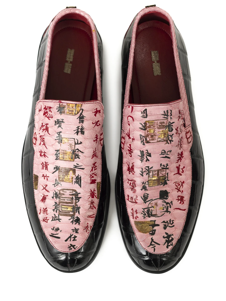 Лоферы из кожи крокодила Иероглифы