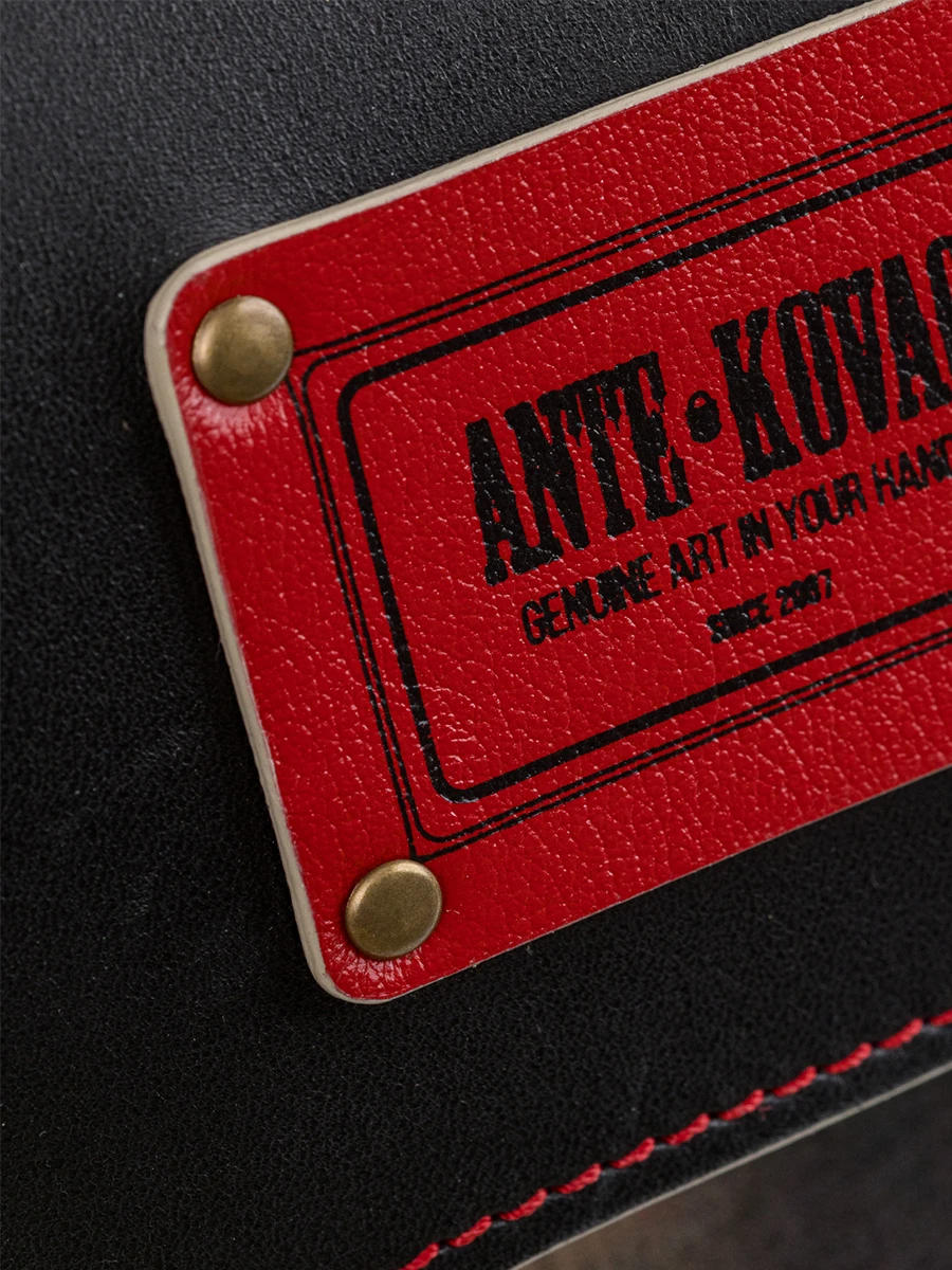 Портфель кожаный "Человек в котелке"