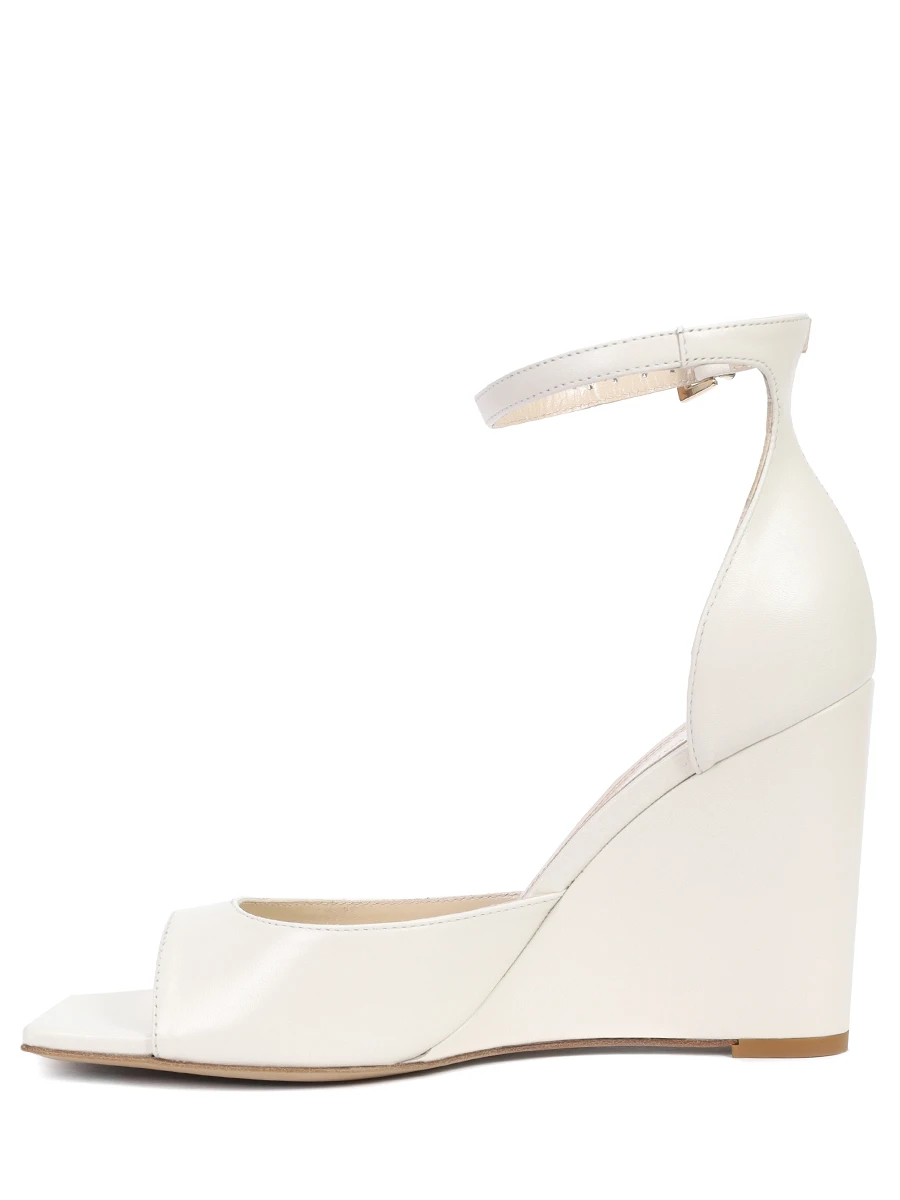 Босоножки кожаные