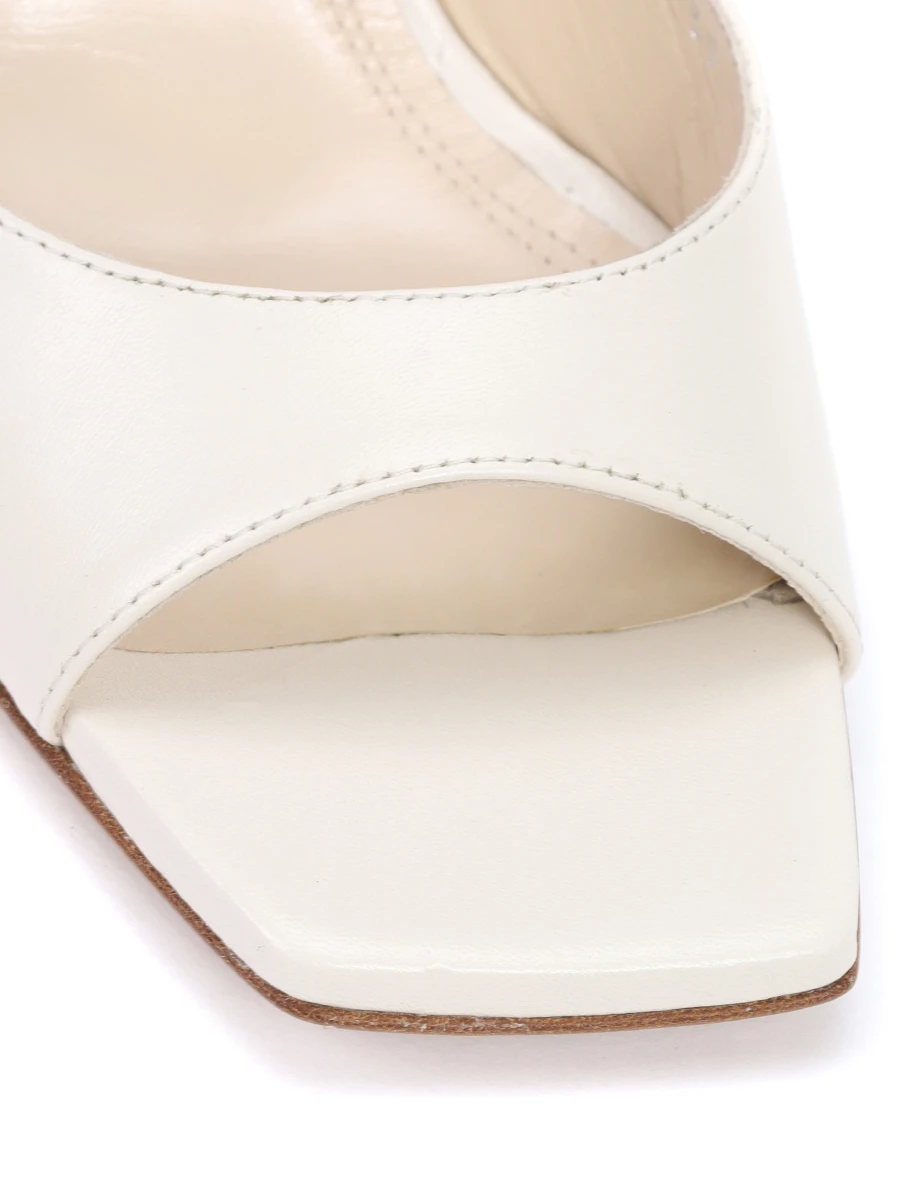 Босоножки кожаные