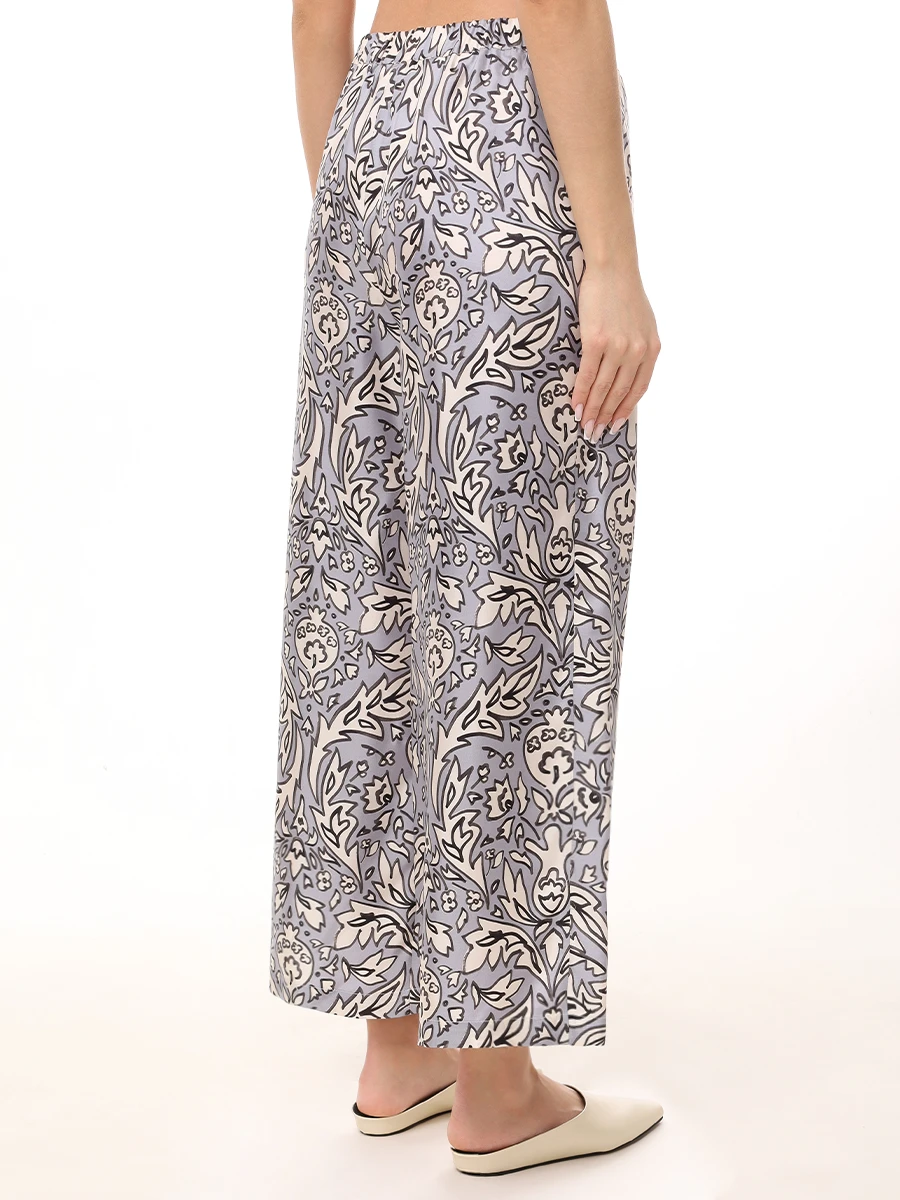 Костюм шелковый