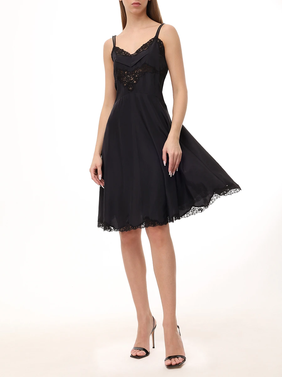 Платье с кружевом