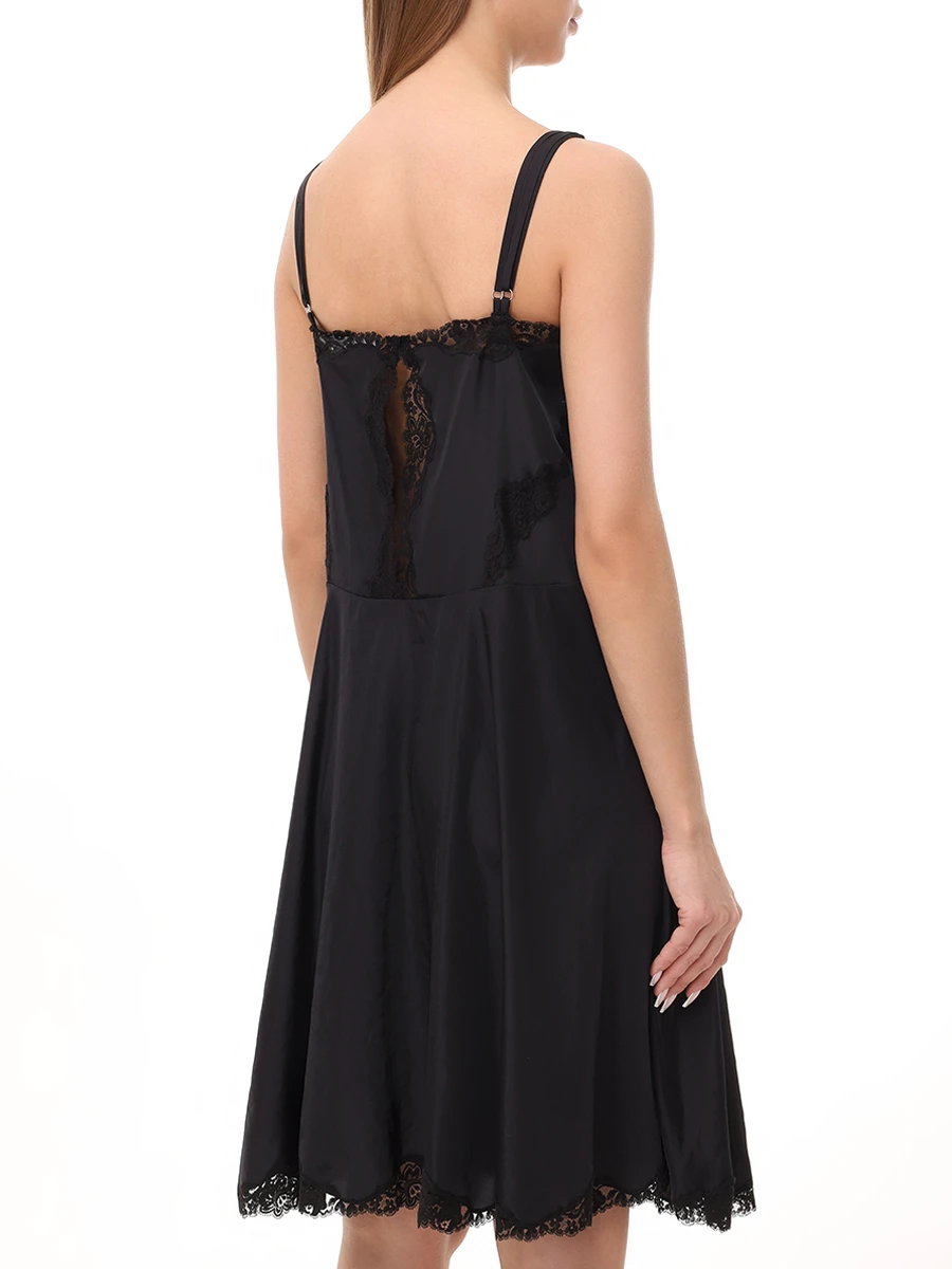 Платье с кружевом