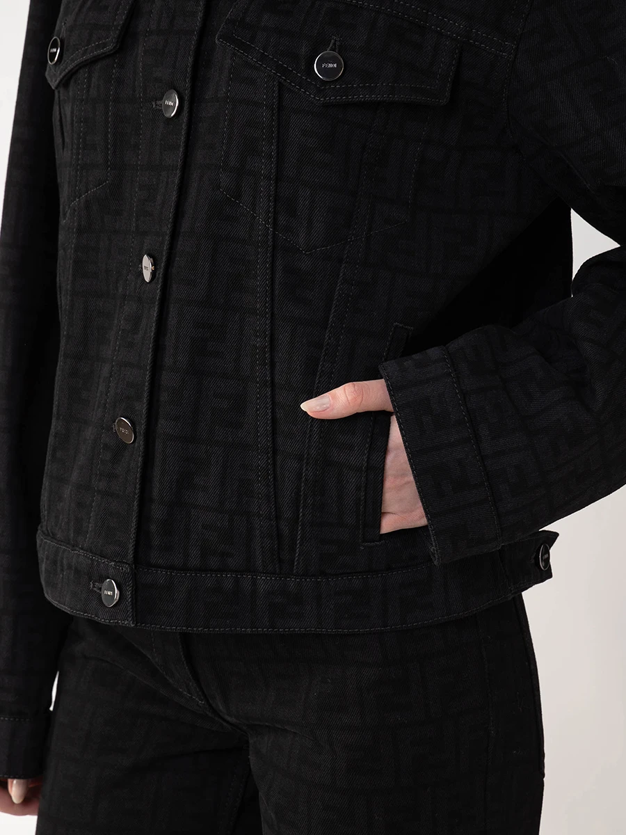 Куртка джинсовая