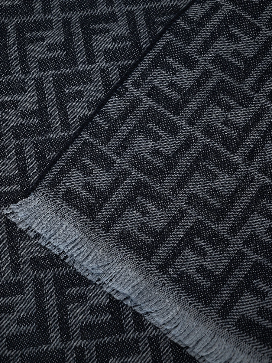 Палантин шерстяной