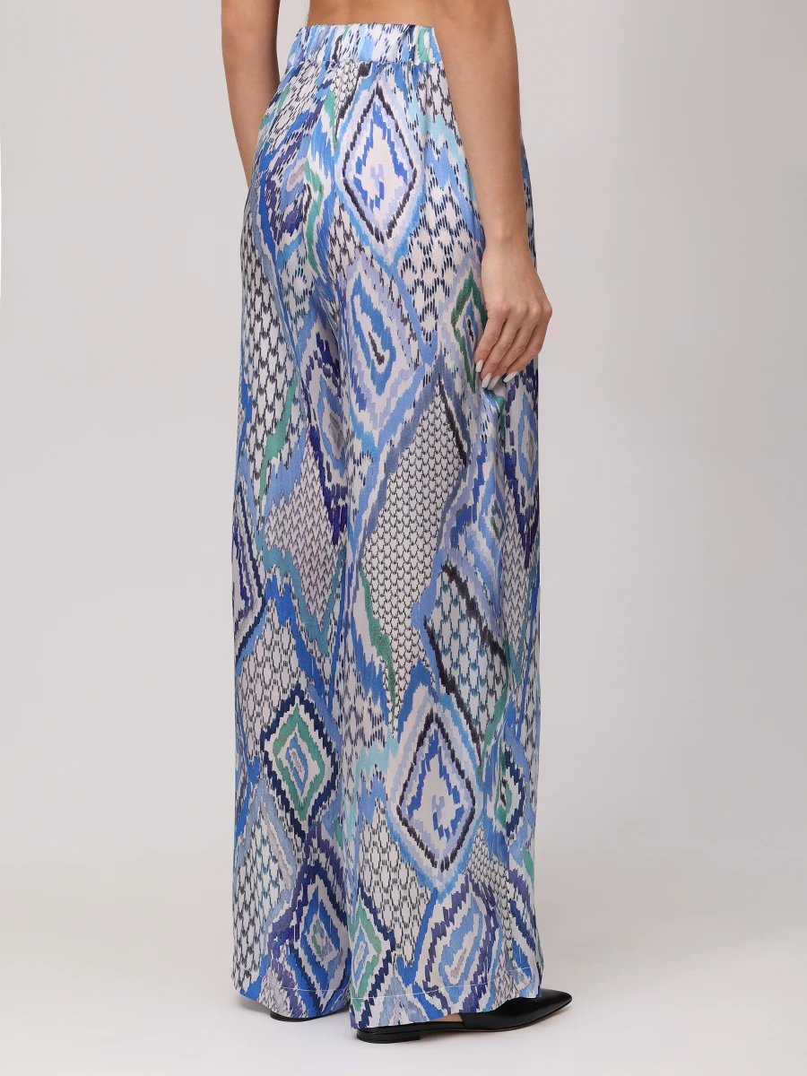 Костюм шелковый