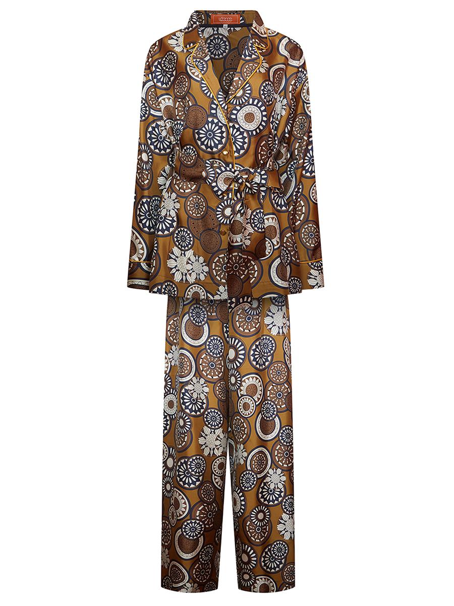 Костюм шелковый