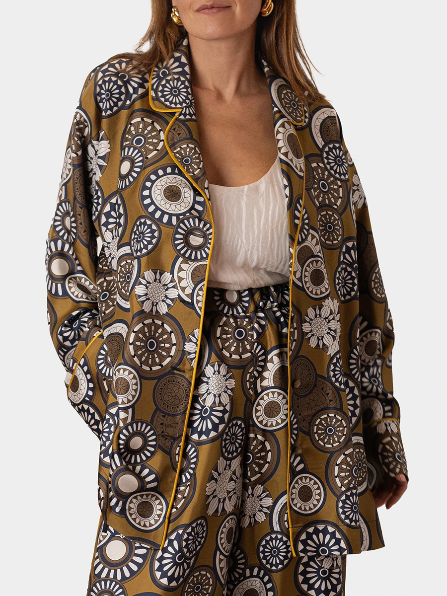 Костюм шелковый