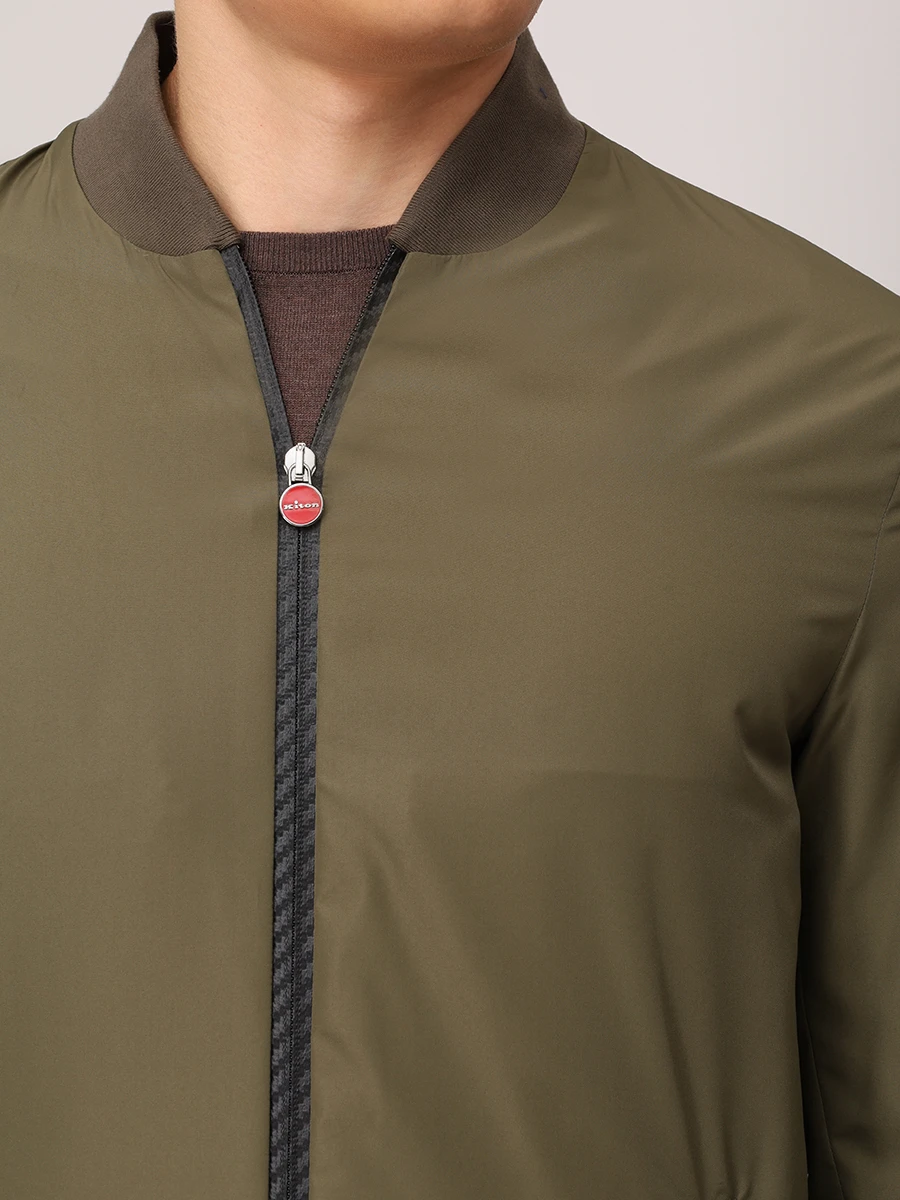 Бомбер однотонный