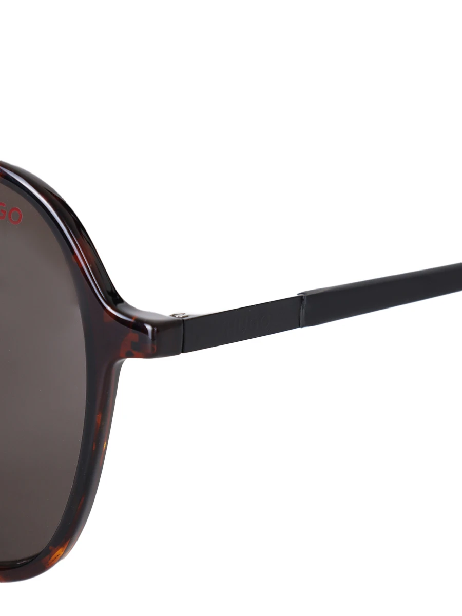 Очки солнцезащитные