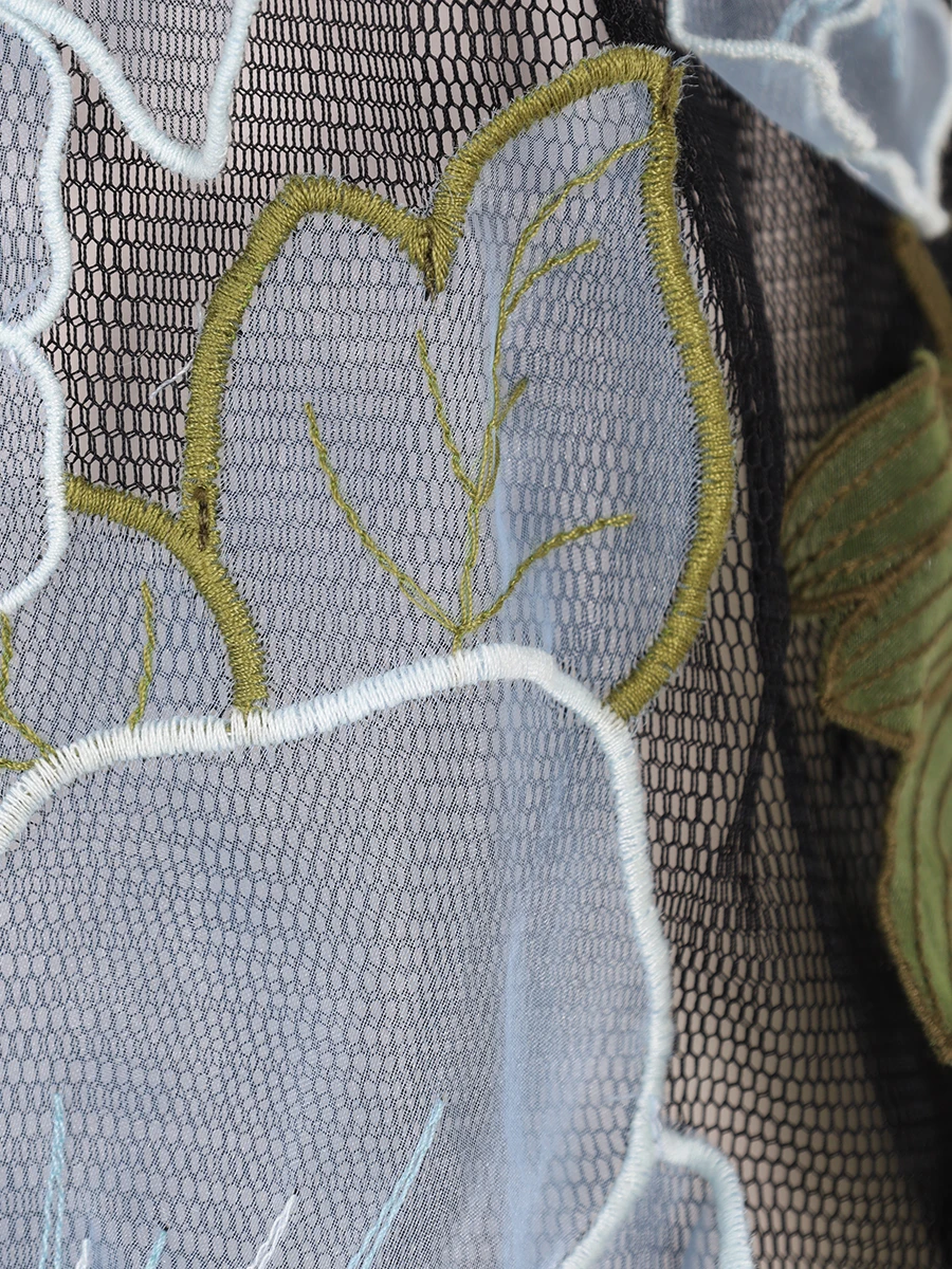 Топ с декором