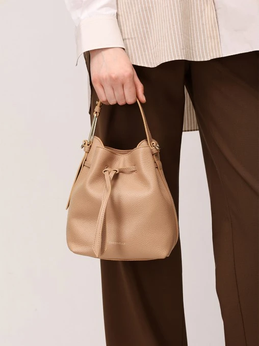 Сумка кожаная COCCINELLE