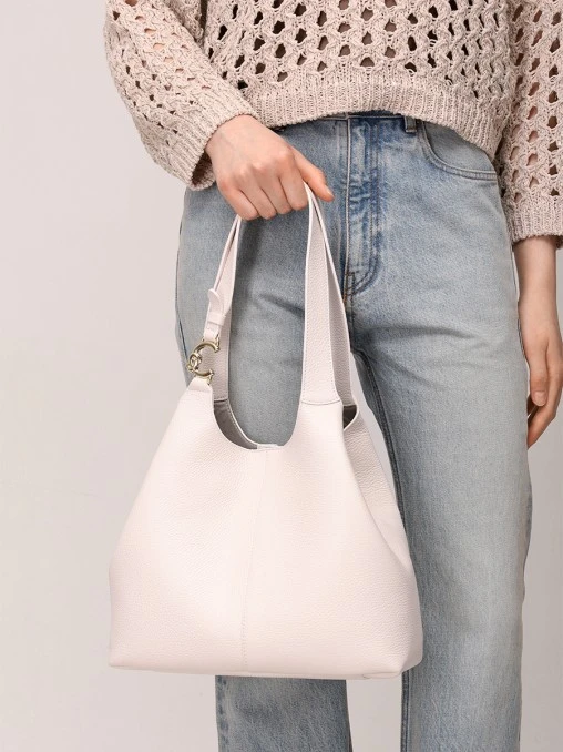 Сумка кожаная COCCINELLE