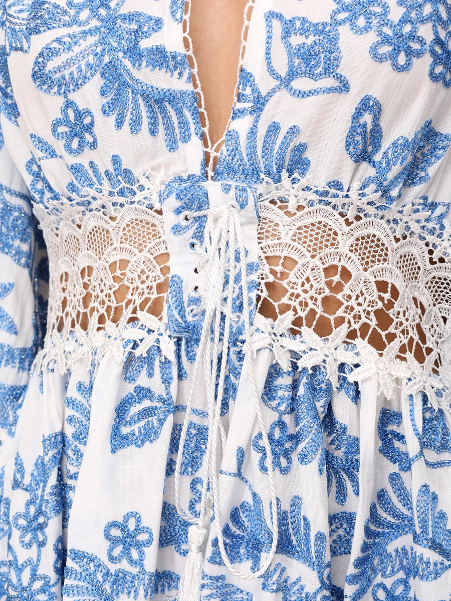 Платье с вышивкой