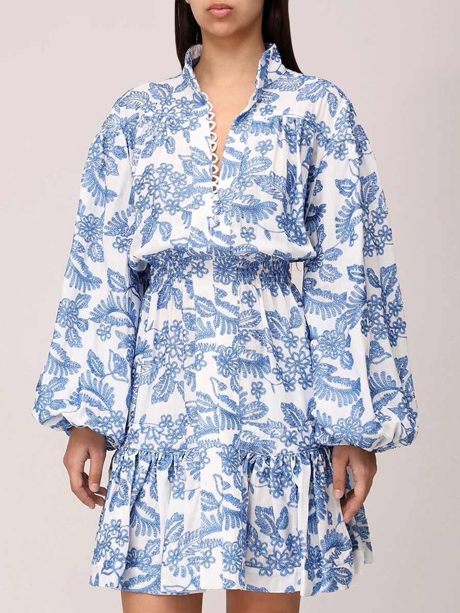 Платье с вышивкой