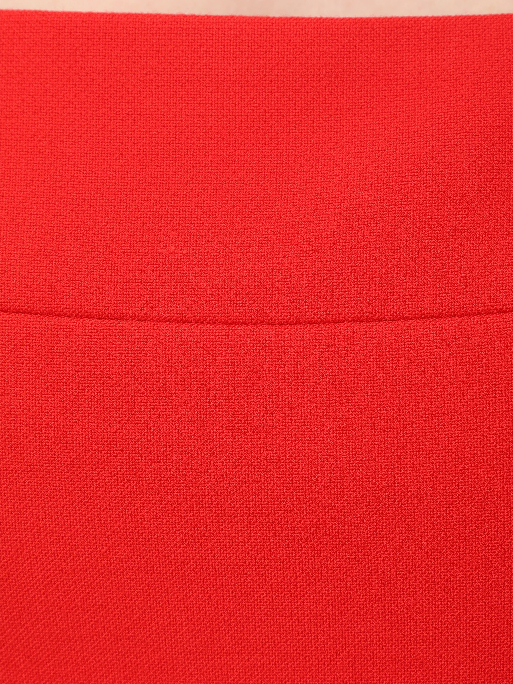 Платье-футляр из вискозы