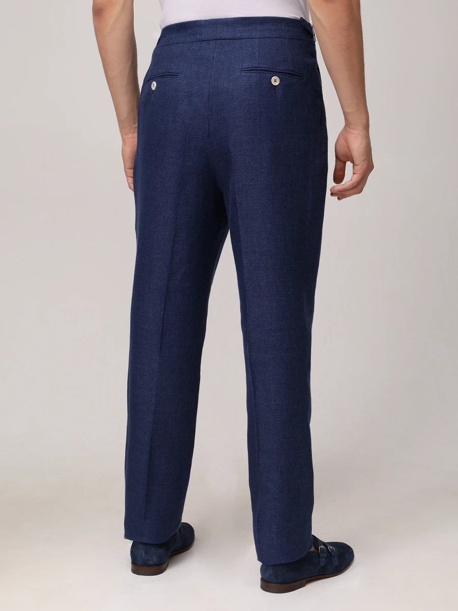 Костюм изо льна и шерсти