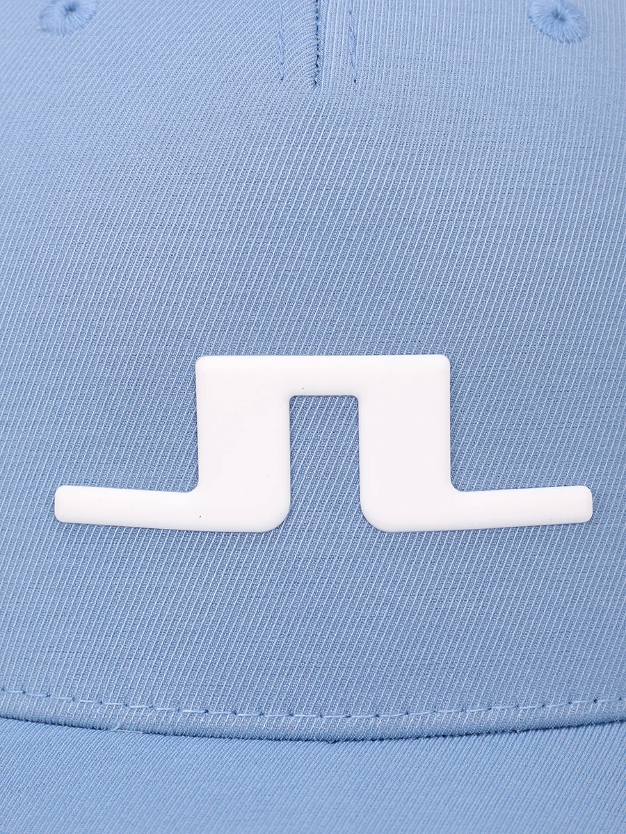 Бейсболка с логотипом