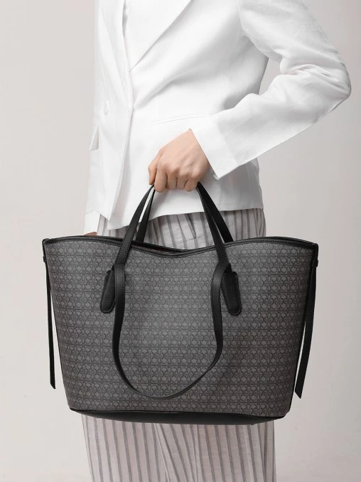 Сумка с принтом COCCINELLE