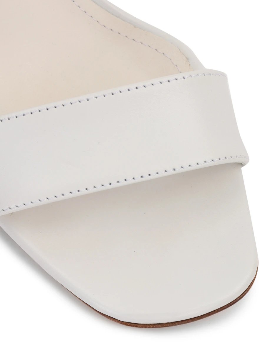 Босоножки кожаные