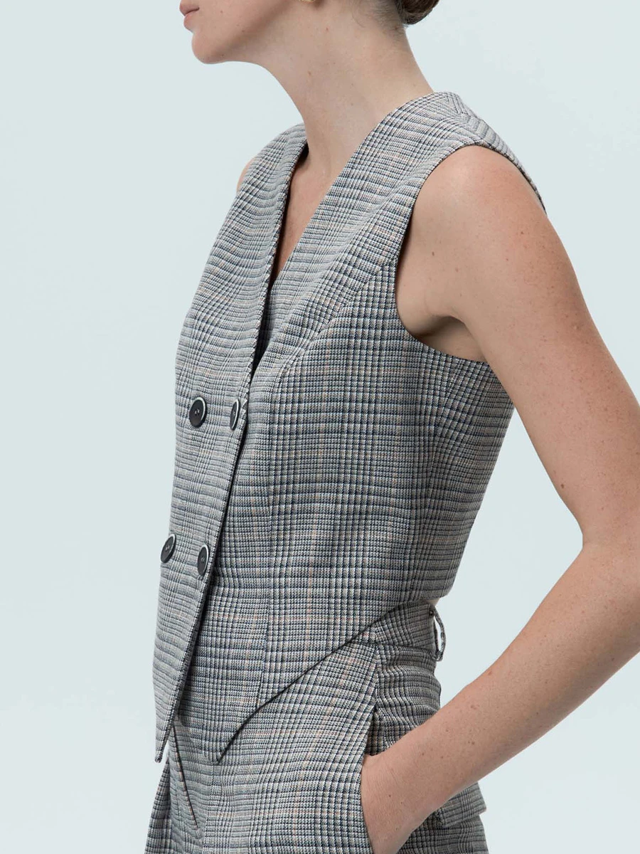 Жилет в клетку