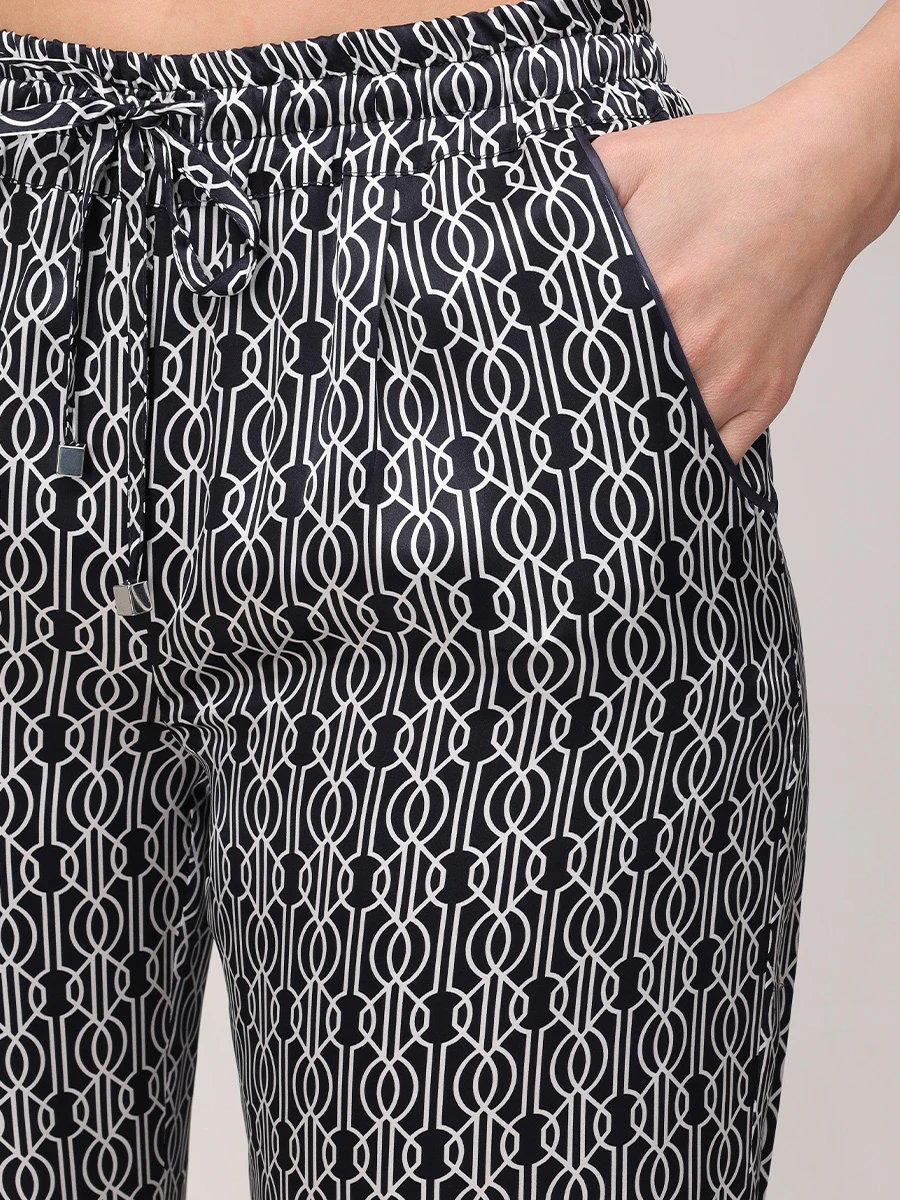 Костюм шелковый