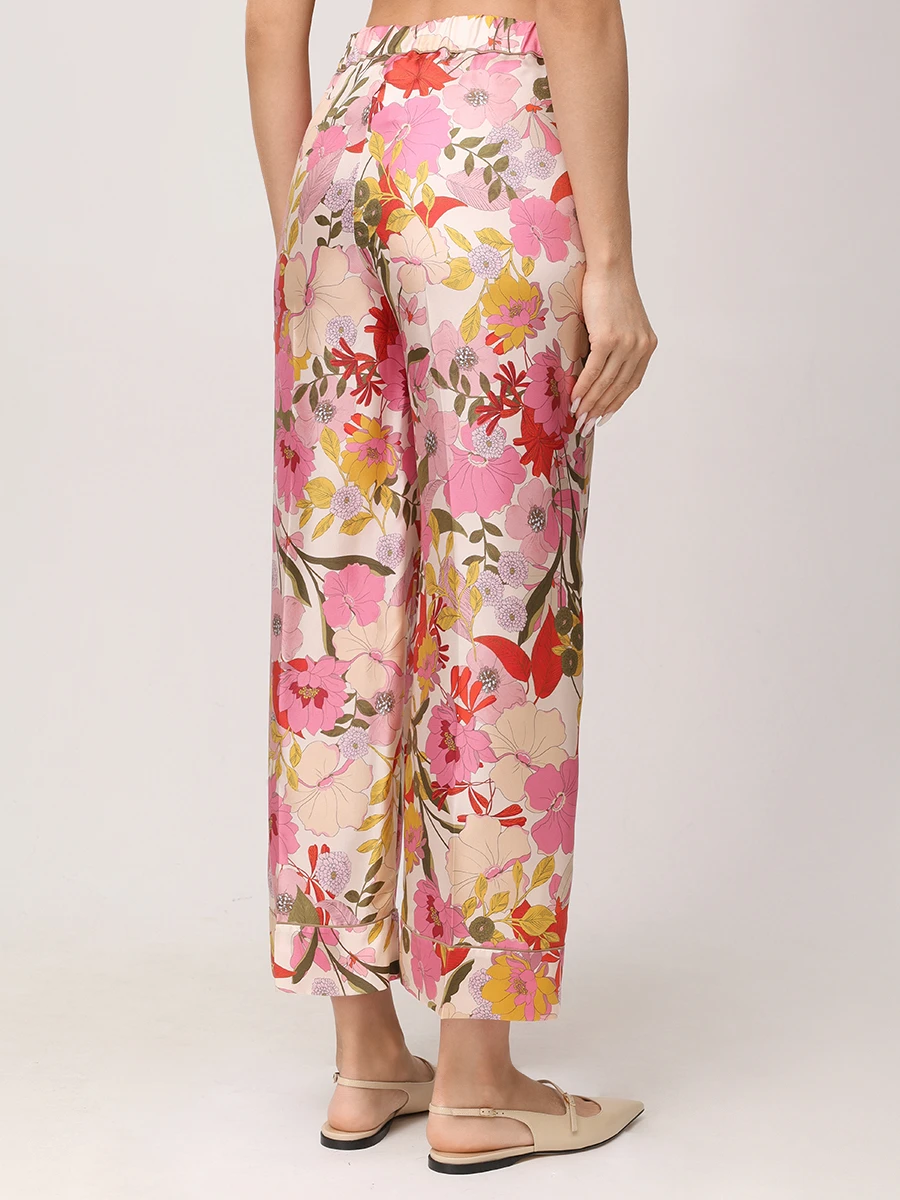 Костюм шелковый