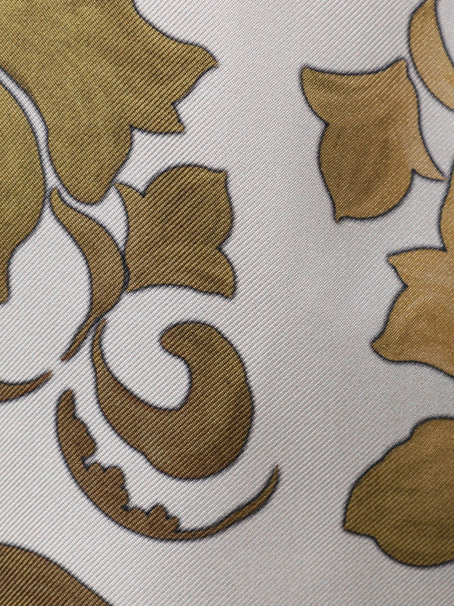 Костюм шелковый