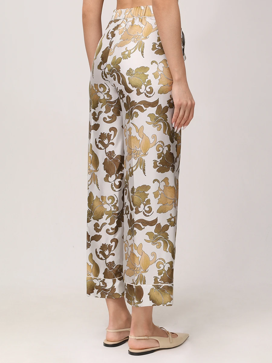 Костюм шелковый